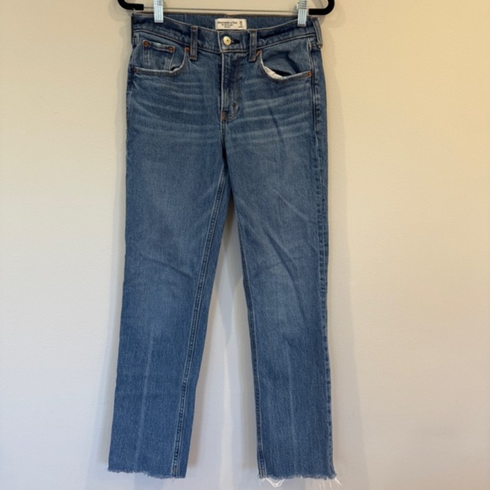 A&F 90s Straight Mid Rise Jeans